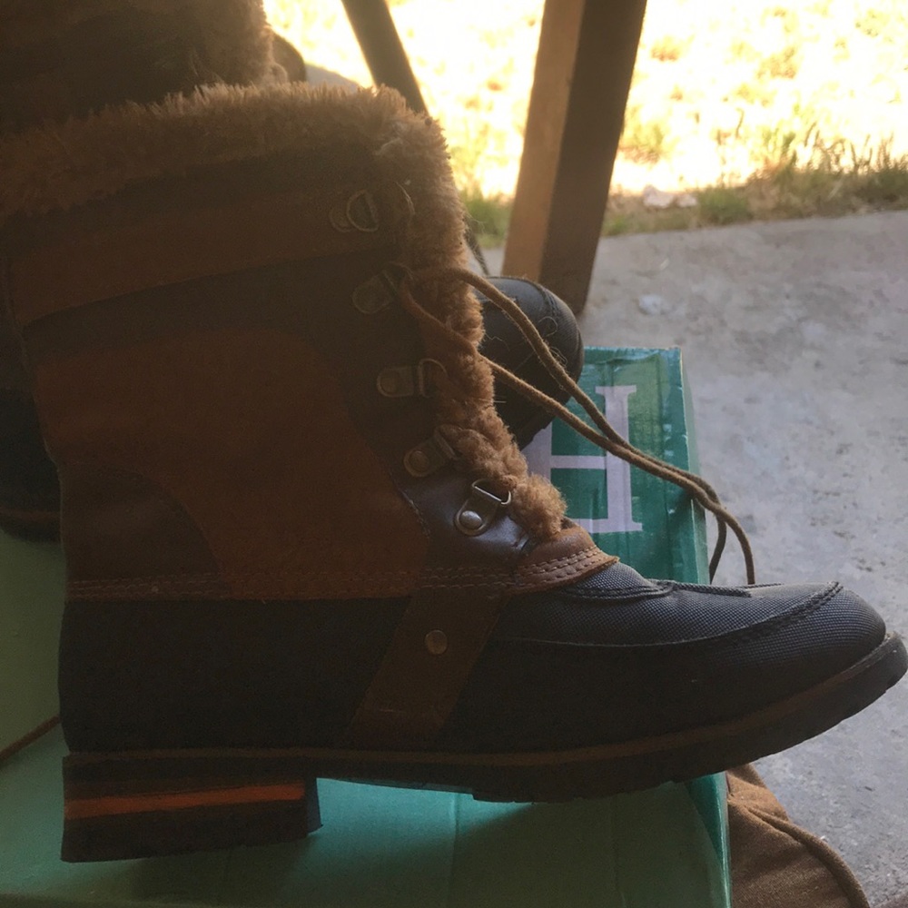 Women’s snow boots